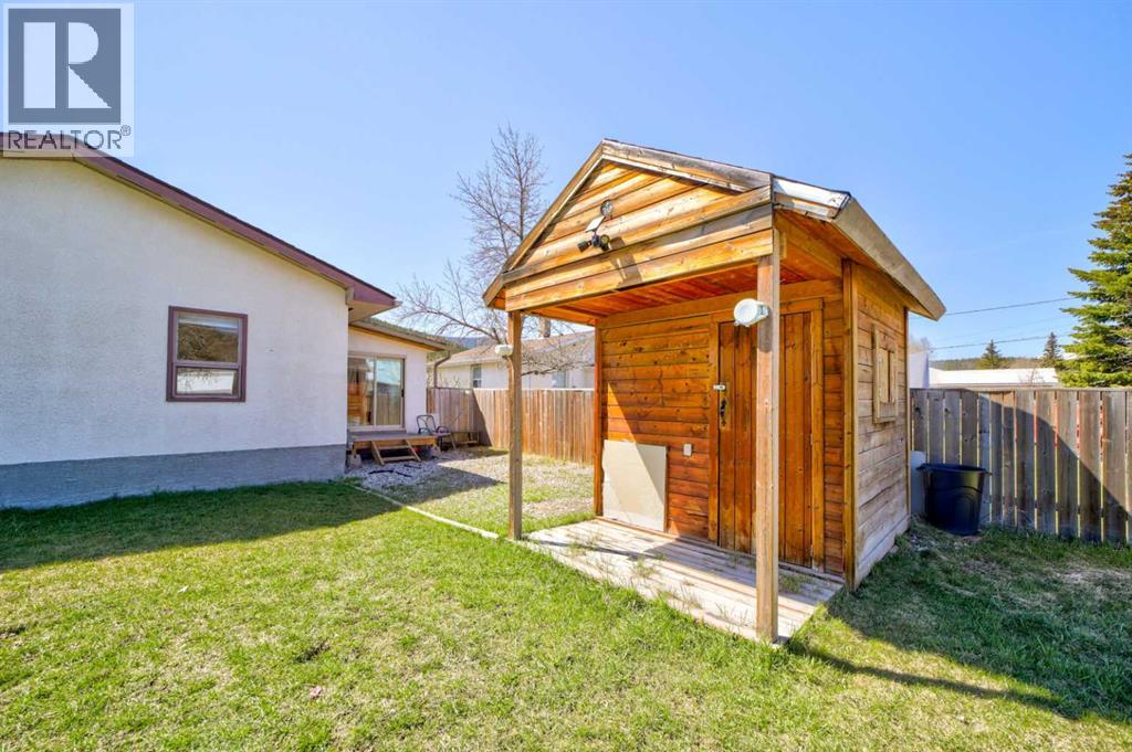 11741 21 Avenue, Blairmore, Alberta  T0K 0E0 - Photo 7 - A2305223