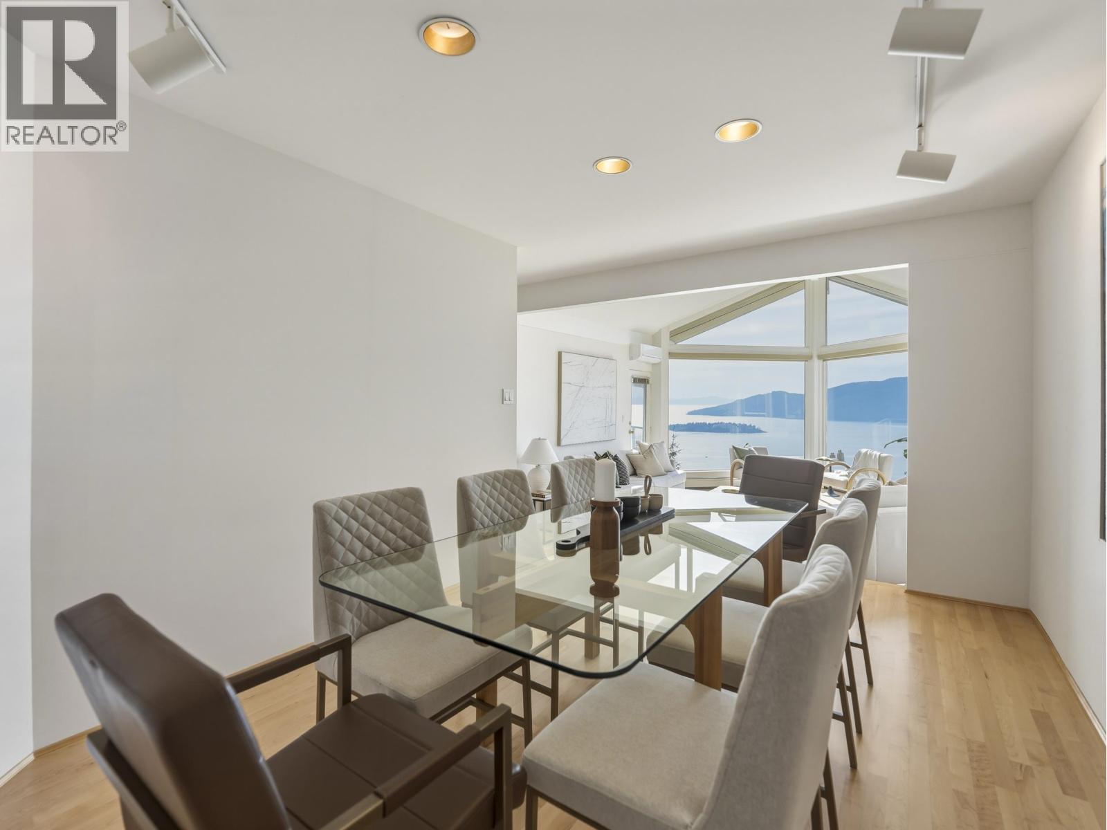 5447 Monte Bre Place, West Vancouver, British Columbia  V7W 3A8 - Photo 6 - R3118500