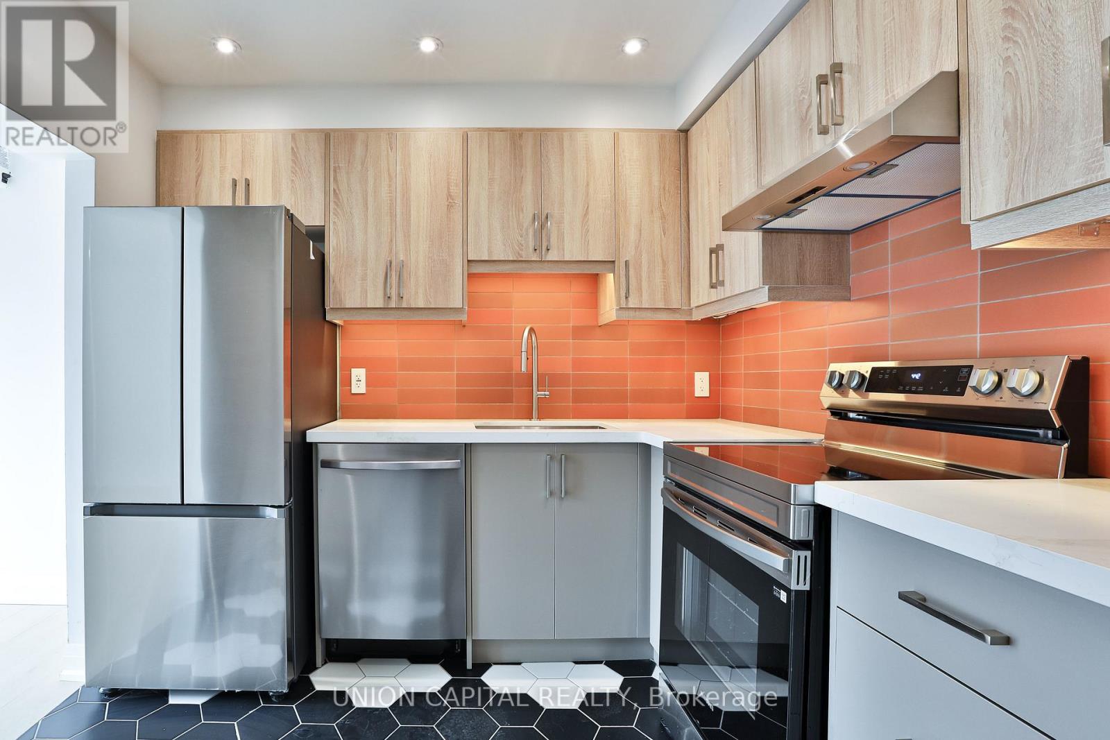1 - 612 Gerrard Street E, Toronto, Ontario  M4M 1Y3 - Photo 9 - E13072780