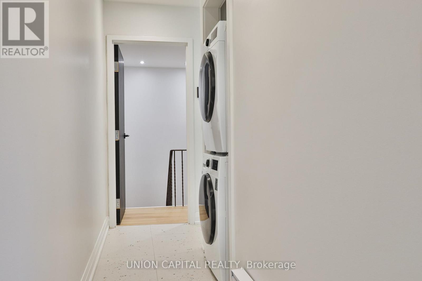 2 - 612 Gerrard Street E, Toronto, Ontario  M4M 1Y3 - Photo 2 - E13072782