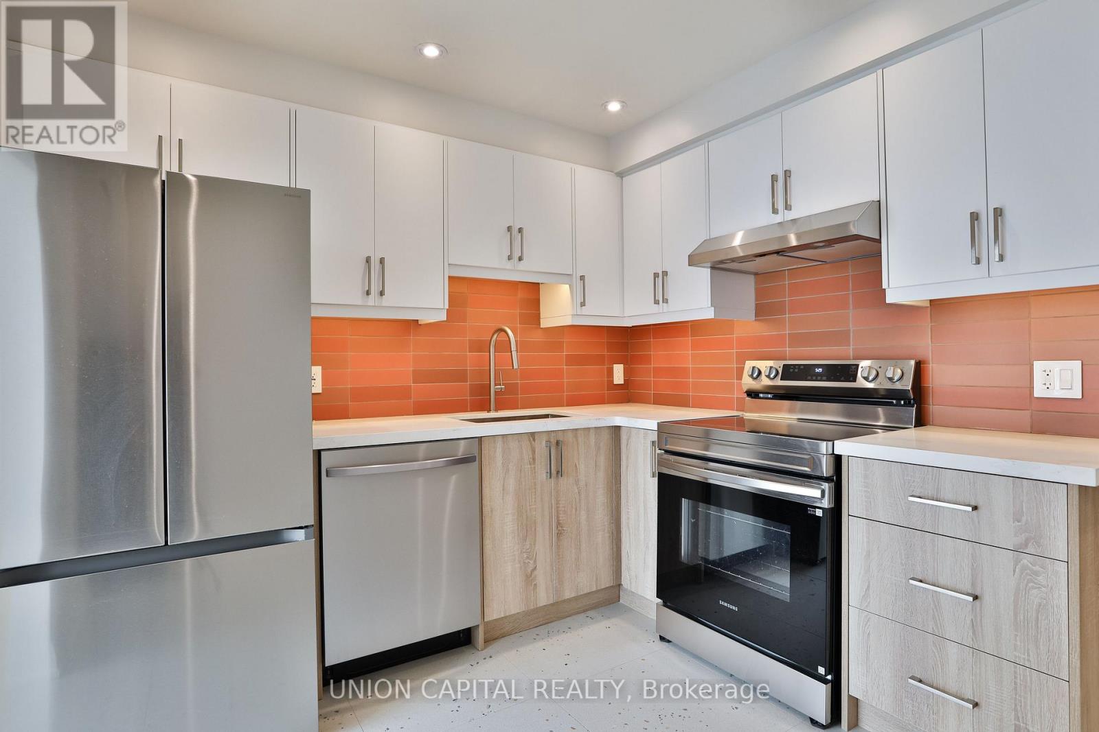 2 - 612 Gerrard Street E, Toronto, Ontario  M4M 1Y3 - Photo 5 - E13072782