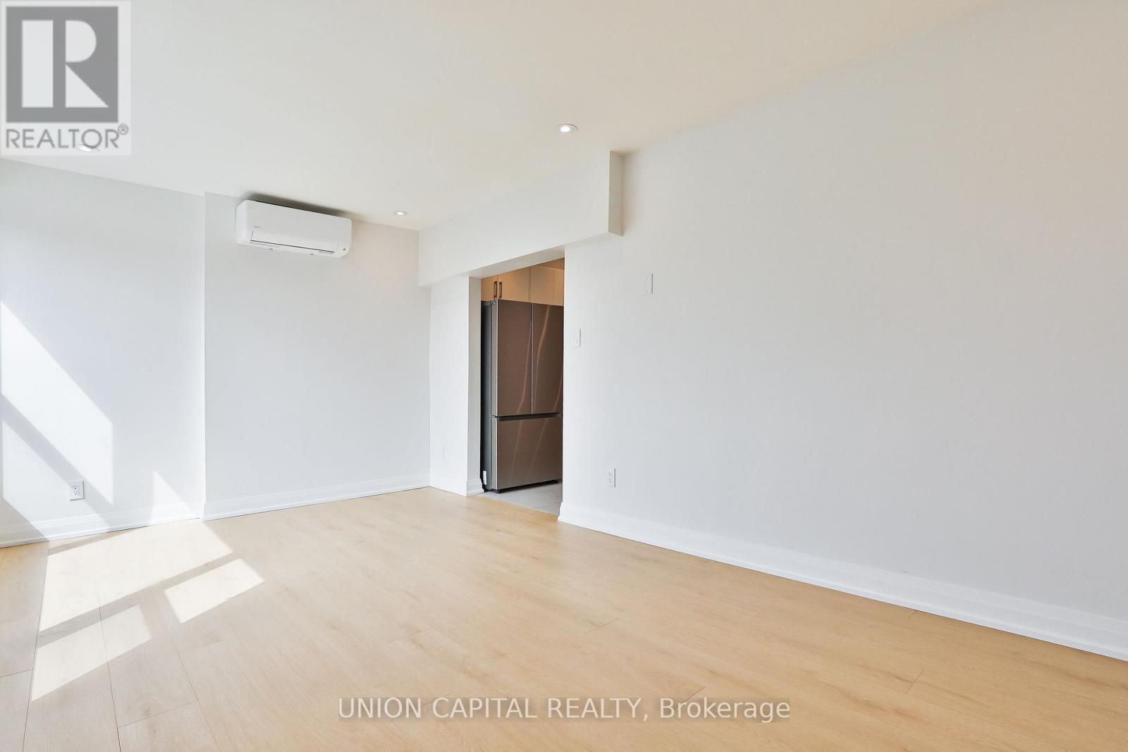 2 - 612 Gerrard Street E, Toronto, Ontario  M4M 1Y3 - Photo 9 - E13072782