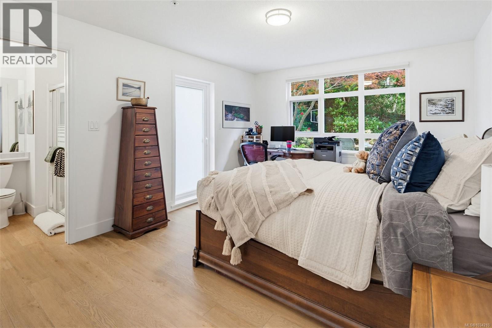 209 5110 Cordova Bay Rd, Saanich, British Columbia  V8Y 2K5 - Photo 17 - 1034210