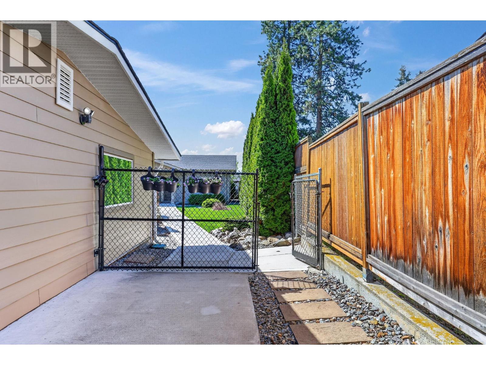 905 Rumney Road, West Kelowna, British Columbia  V1Z 1H8 - Photo 46 - 10385657