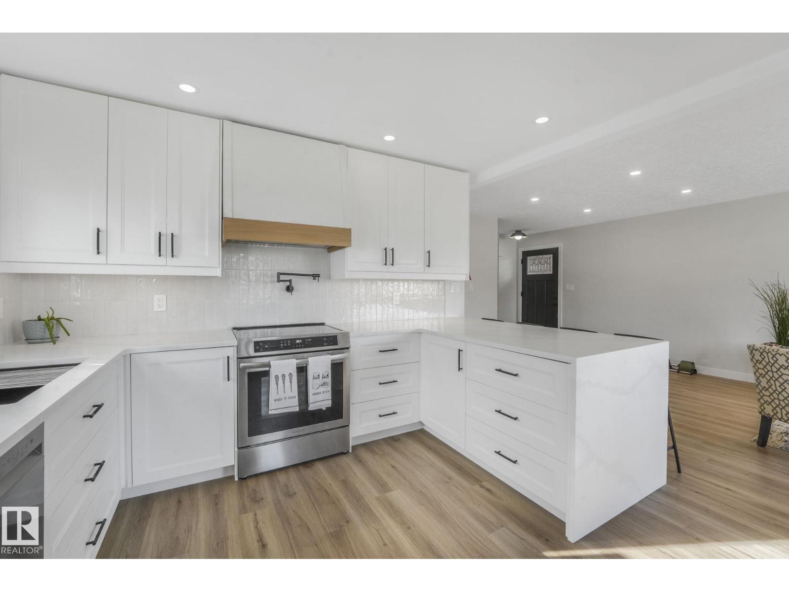 7404 82 St Nw, Edmonton, Alberta  T6C 2X1 - Photo 12 - E4485342