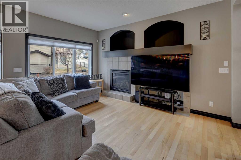 168 Sunset View, Cochrane, Alberta  T4C 0E8 - Photo 4 - A2302904