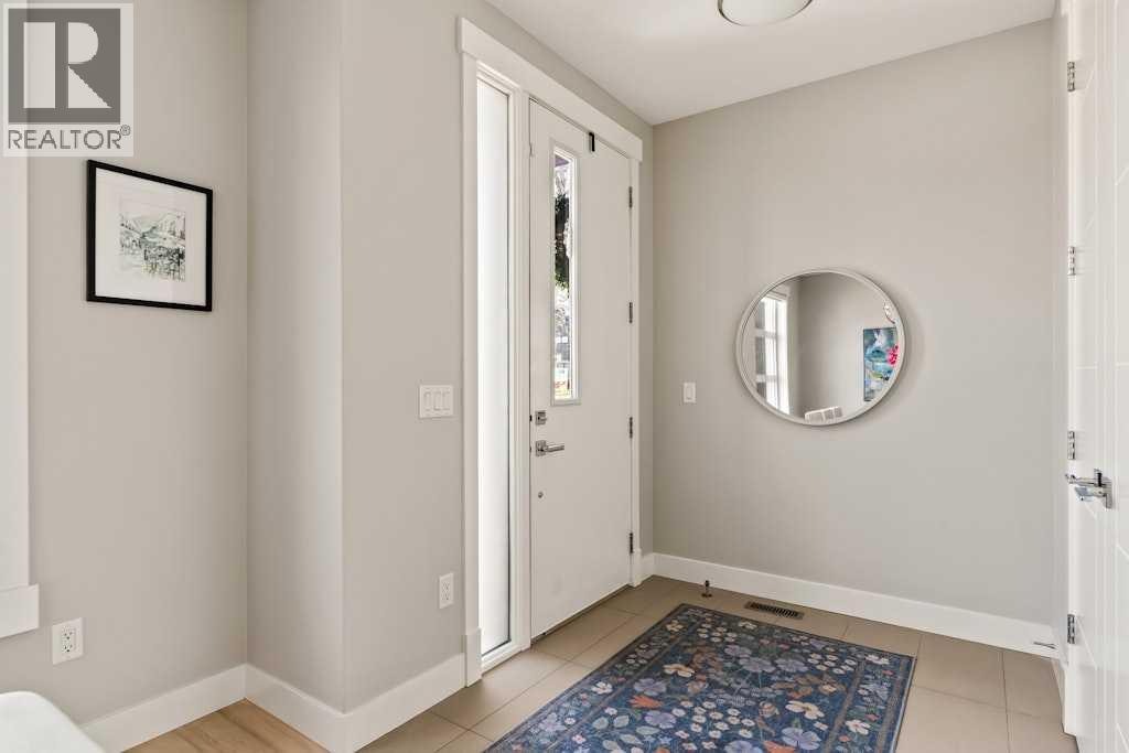 2825 35 Street SW, Calgary, Alberta  T3E 2Y4 - Photo 3 - A2305226