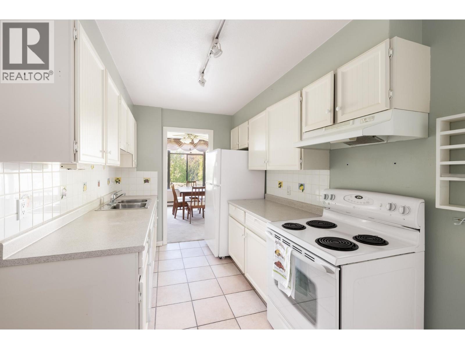 302 1480 Duchess Avenue, West Vancouver, British Columbia  V7T 2W2 - Photo 18 - R3118299