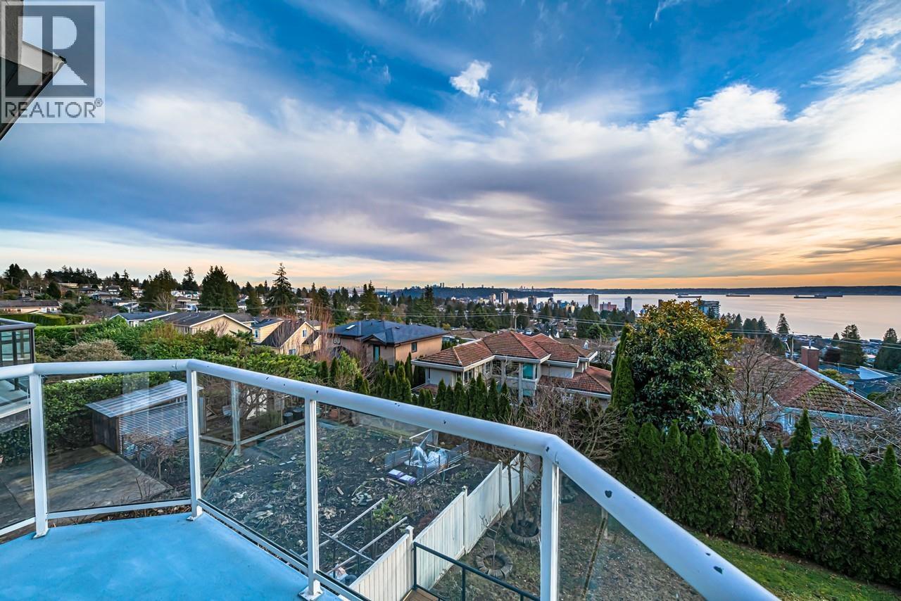 2272 Nelson Avenue, West Vancouver, British Columbia  V7V 2P8 - Photo 33 - R3081829