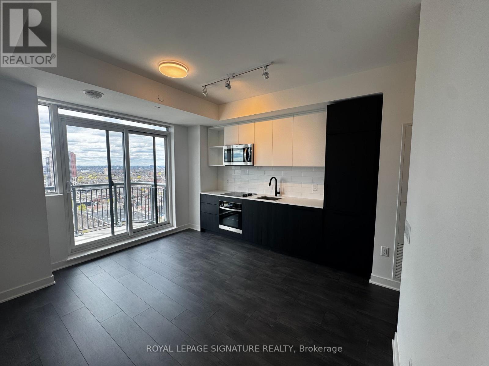 1801 - 1185 Dupont Street, Toronto, Ontario  M6H 0G5 - Photo 5 - W13064910