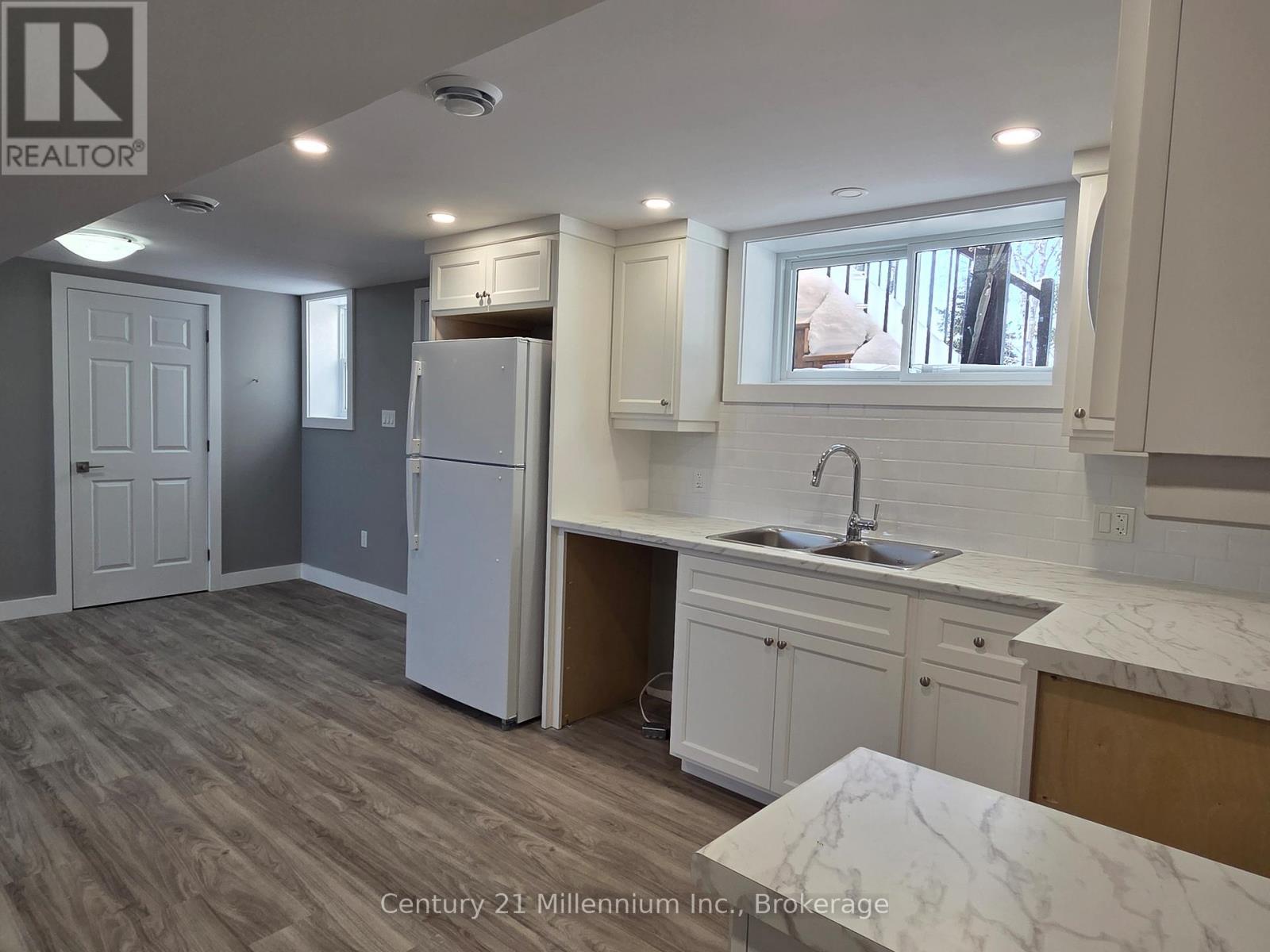 Unit 2 - 398 Kingsway Street E, Kincardine, Ontario  N2Z 1W3 - Photo 8 - X12753670