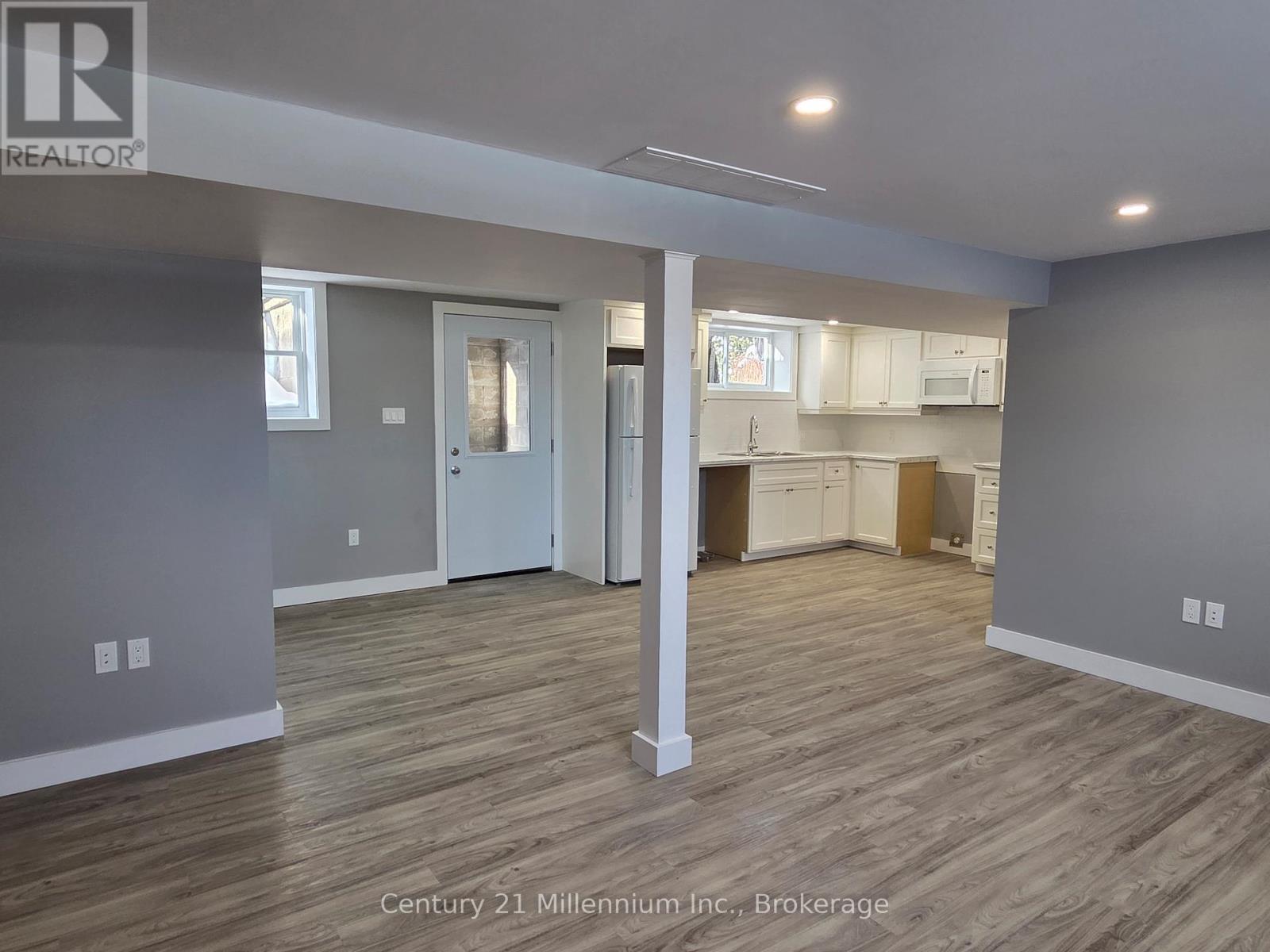 Unit 2 - 398 Kingsway Street E, Kincardine, Ontario  N2Z 1W3 - Photo 3 - X12753670