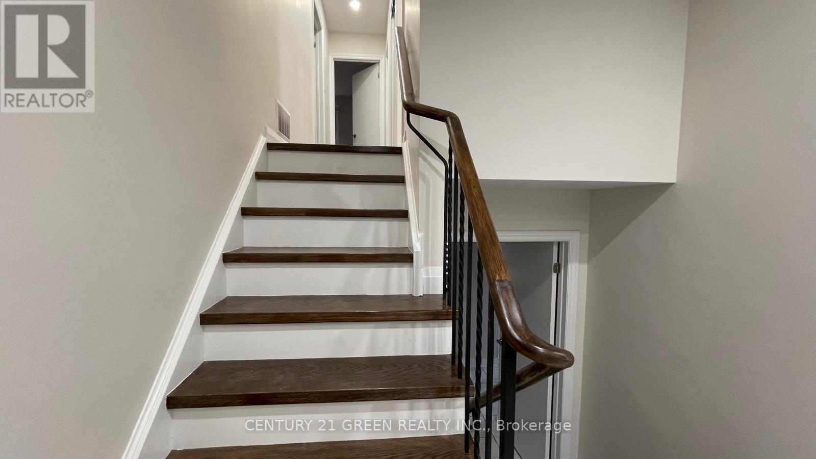 Upper - 1257 Tredmore Drive, Mississauga, Ontario  L5J 3V5 - Photo 13 - W13033640