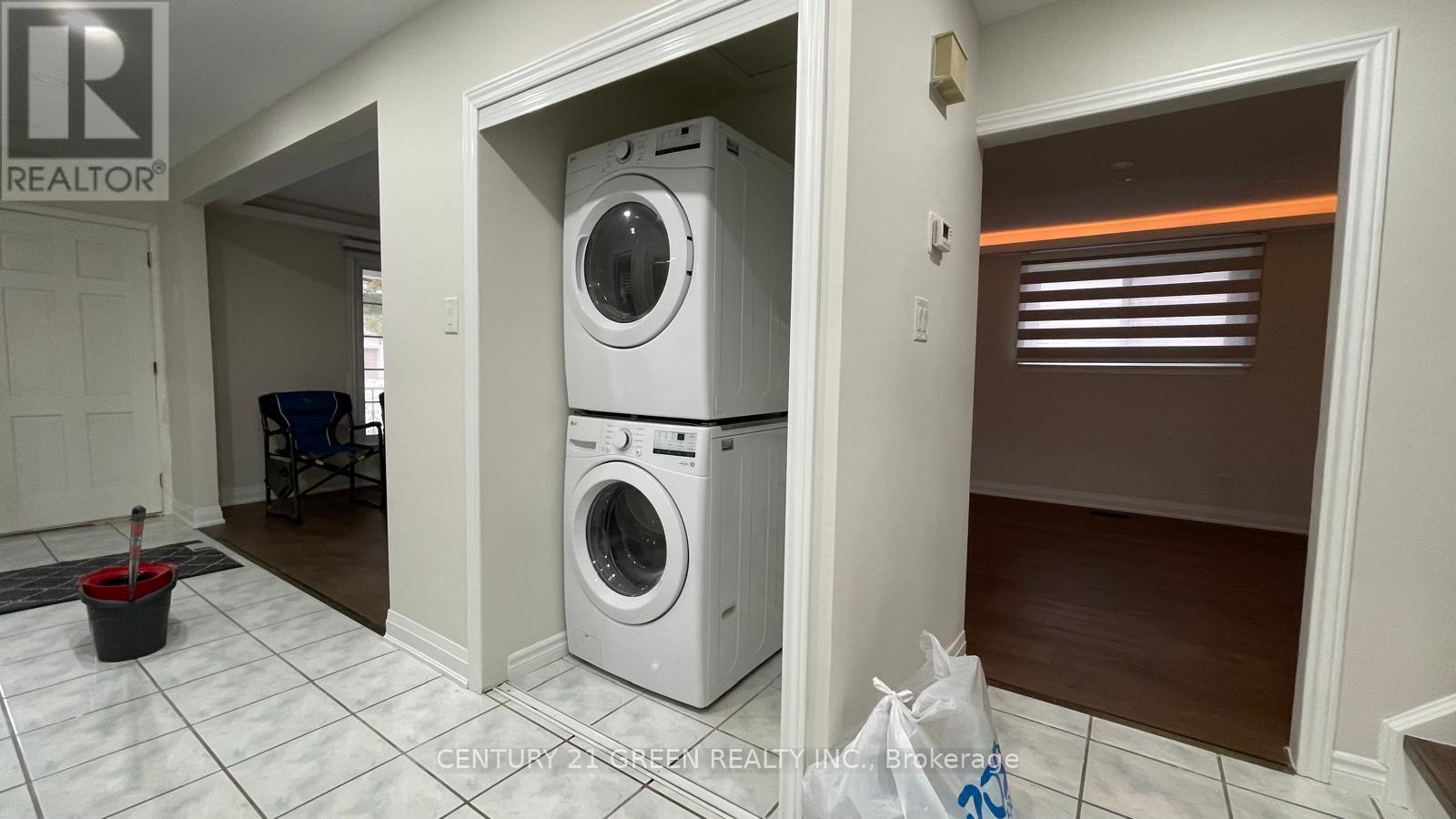 Upper - 1257 Tredmore Drive, Mississauga, Ontario  L5J 3V5 - Photo 8 - W13033640