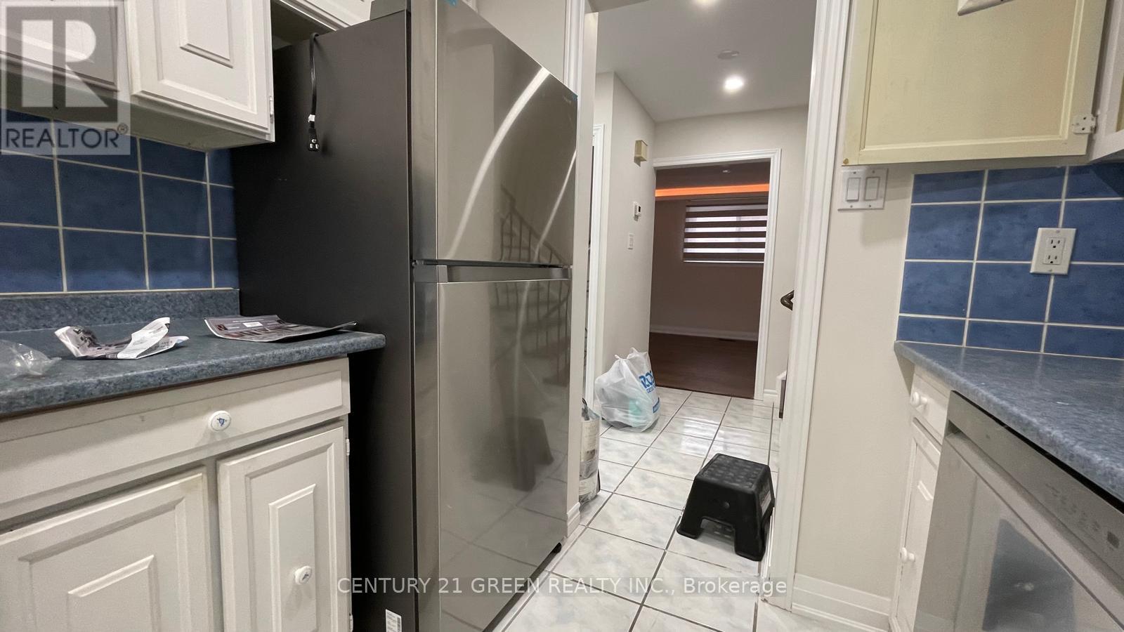 Upper - 1257 Tredmore Drive, Mississauga, Ontario  L5J 3V5 - Photo 9 - W13033640