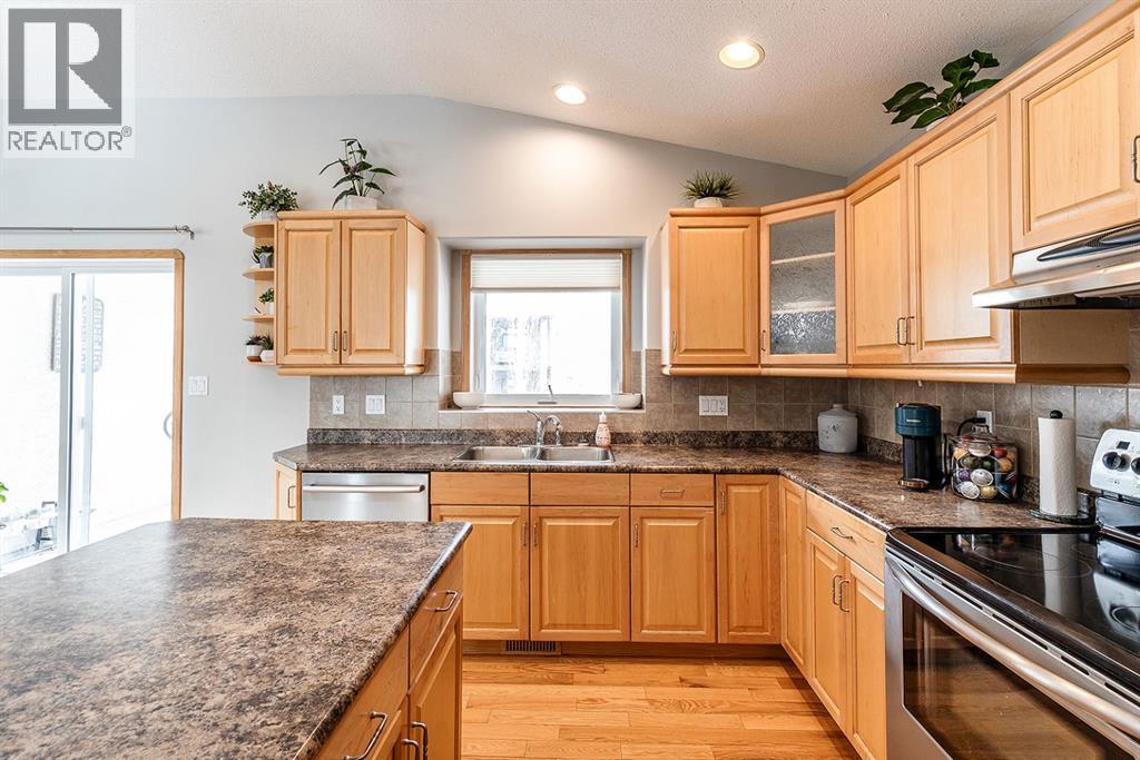 14 Cottonwood Court SW, Medicine Hat, Alberta  T1B 4R5 - Photo 17 - A2307213