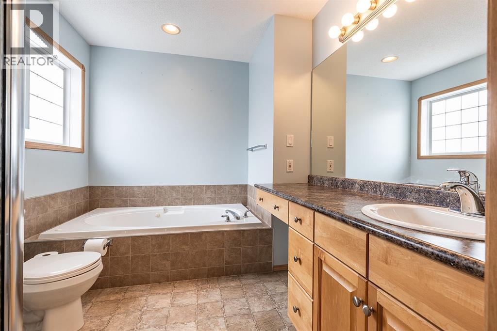 14 Cottonwood Court SW, Medicine Hat, Alberta  T1B 4R5 - Photo 24 - A2307213