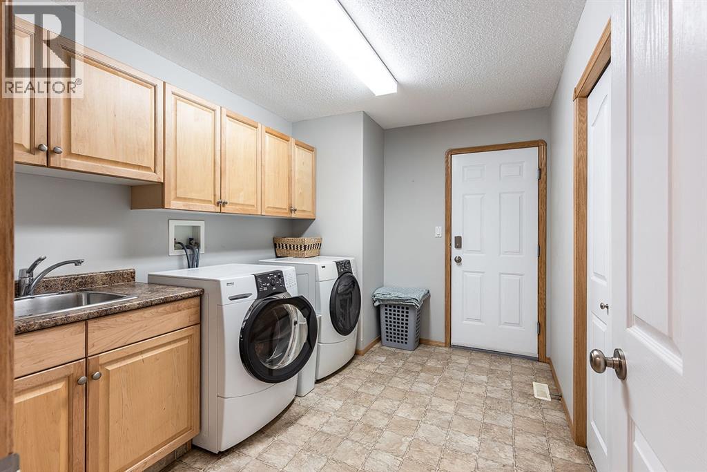 14 Cottonwood Court SW, Medicine Hat, Alberta  T1B 4R5 - Photo 26 - A2307213