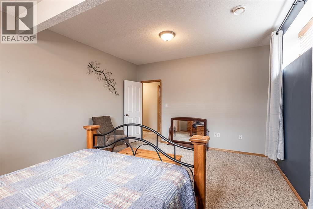 14 Cottonwood Court SW, Medicine Hat, Alberta  T1B 4R5 - Photo 38 - A2307213