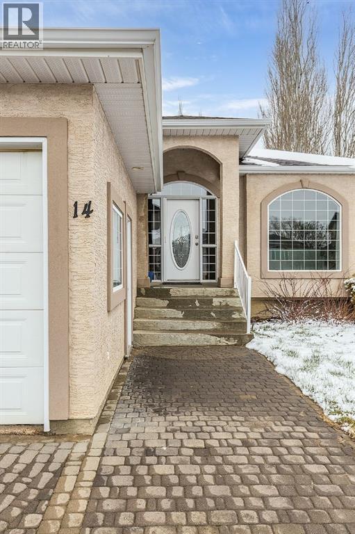 14 Cottonwood Court SW, Medicine Hat, Alberta  T1B 4R5 - Photo 4 - A2307213