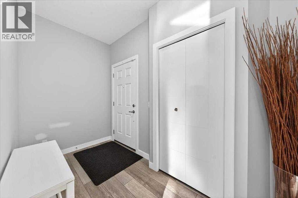 17 Belmont Green Sw, Calgary, Alberta  T2X 5E3 - Photo 6 - A2299836