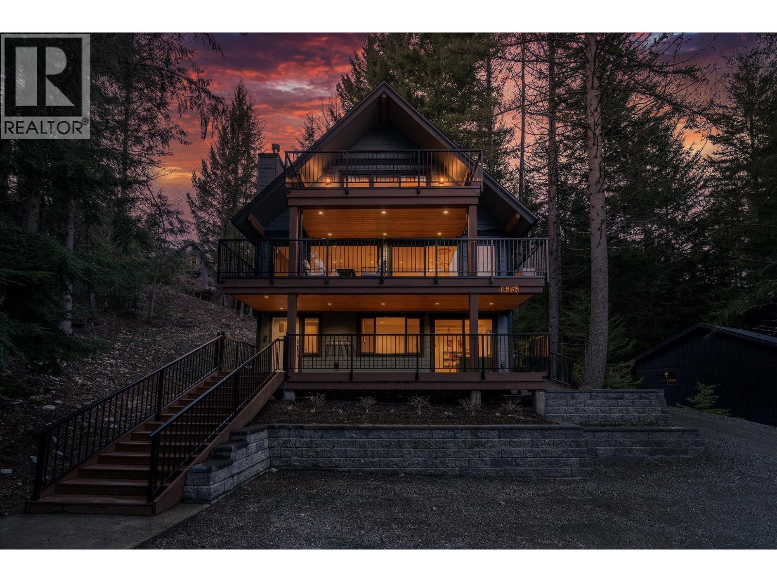 8353 Rainbow Drive, Whistler, British Columbia  V8E 0G1 - Photo 2 - R3118522