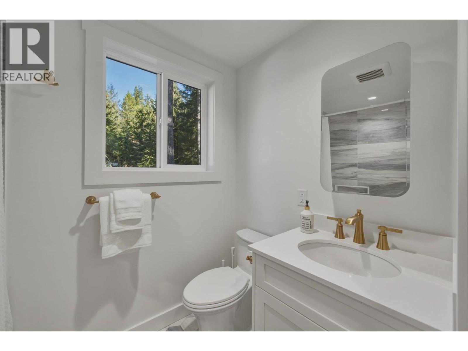 8353 Rainbow Drive, Whistler, British Columbia  V8E 0G1 - Photo 20 - R3118522