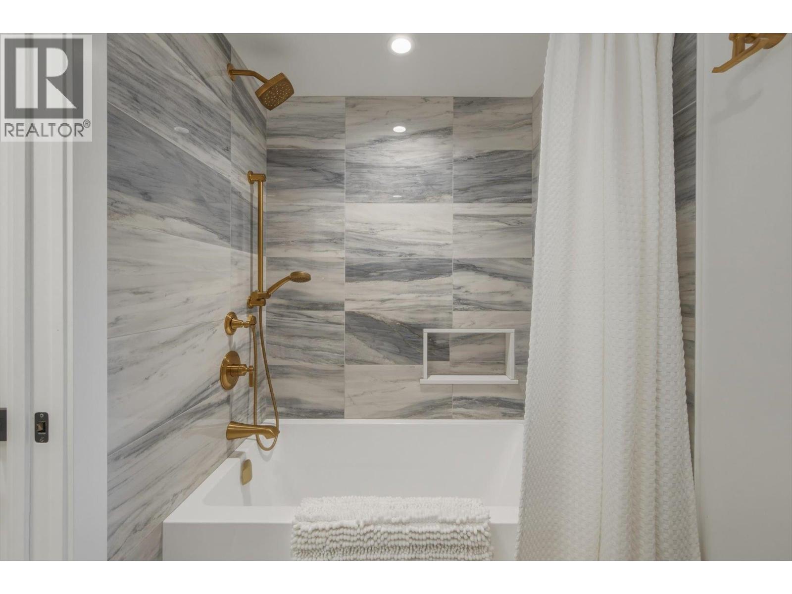 8353 Rainbow Drive, Whistler, British Columbia  V8E 0G1 - Photo 21 - R3118522