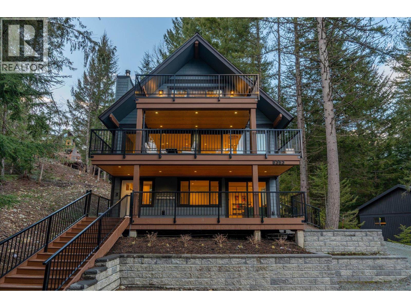 8353 Rainbow Drive, Whistler, British Columbia  V8E 0G1 - Photo 4 - R3118522