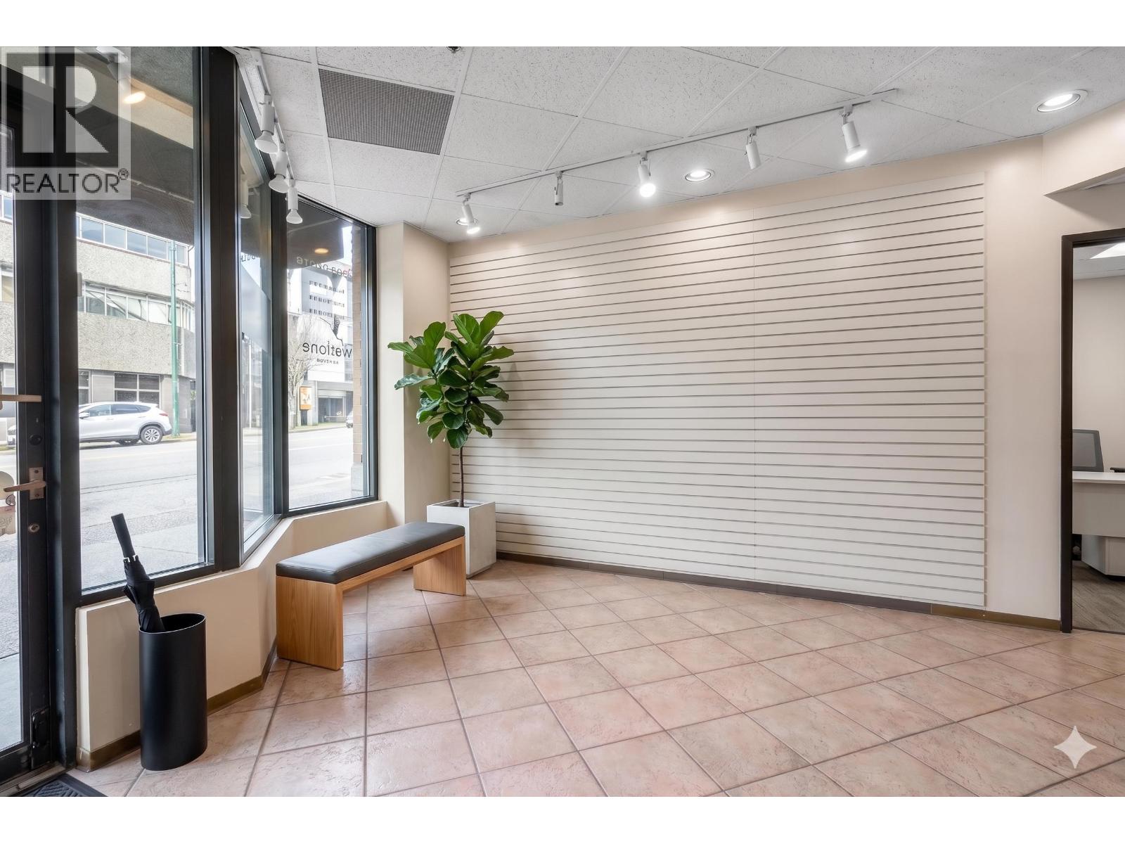 2662 W 4th Avenue, Vancouver, British Columbia  V6K 1P7 - Photo 3 - C8078450