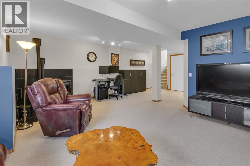 105 Everstone Way SW, Calgary, Alberta  T2Y 4J6 - Photo 18 - A2302678