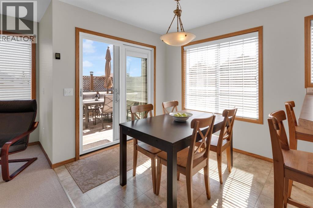 105 Everstone Way SW, Calgary, Alberta  T2Y 4J6 - Photo 5 - A2302678