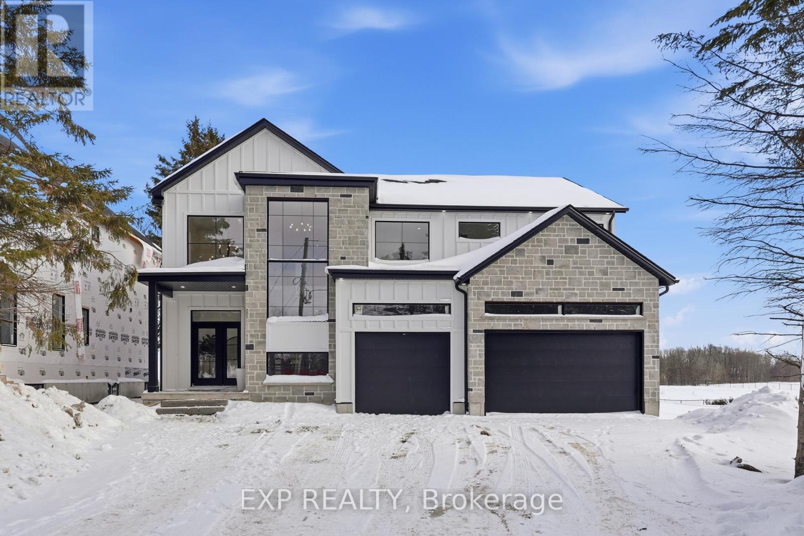 1060 Walton Avenue, North Perth, Ontario  N0B 2T0 - Photo 2 - X12817518