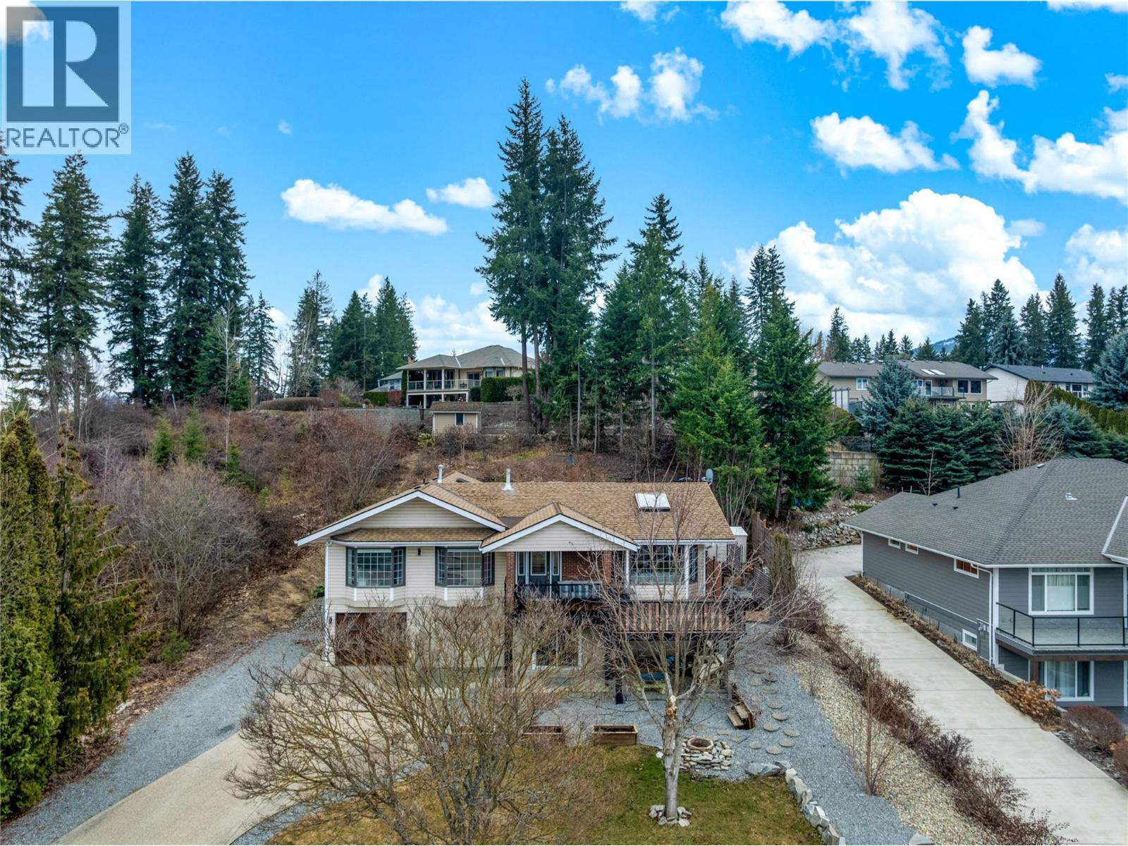 2620 Grand View Place, Blind Bay, British Columbia