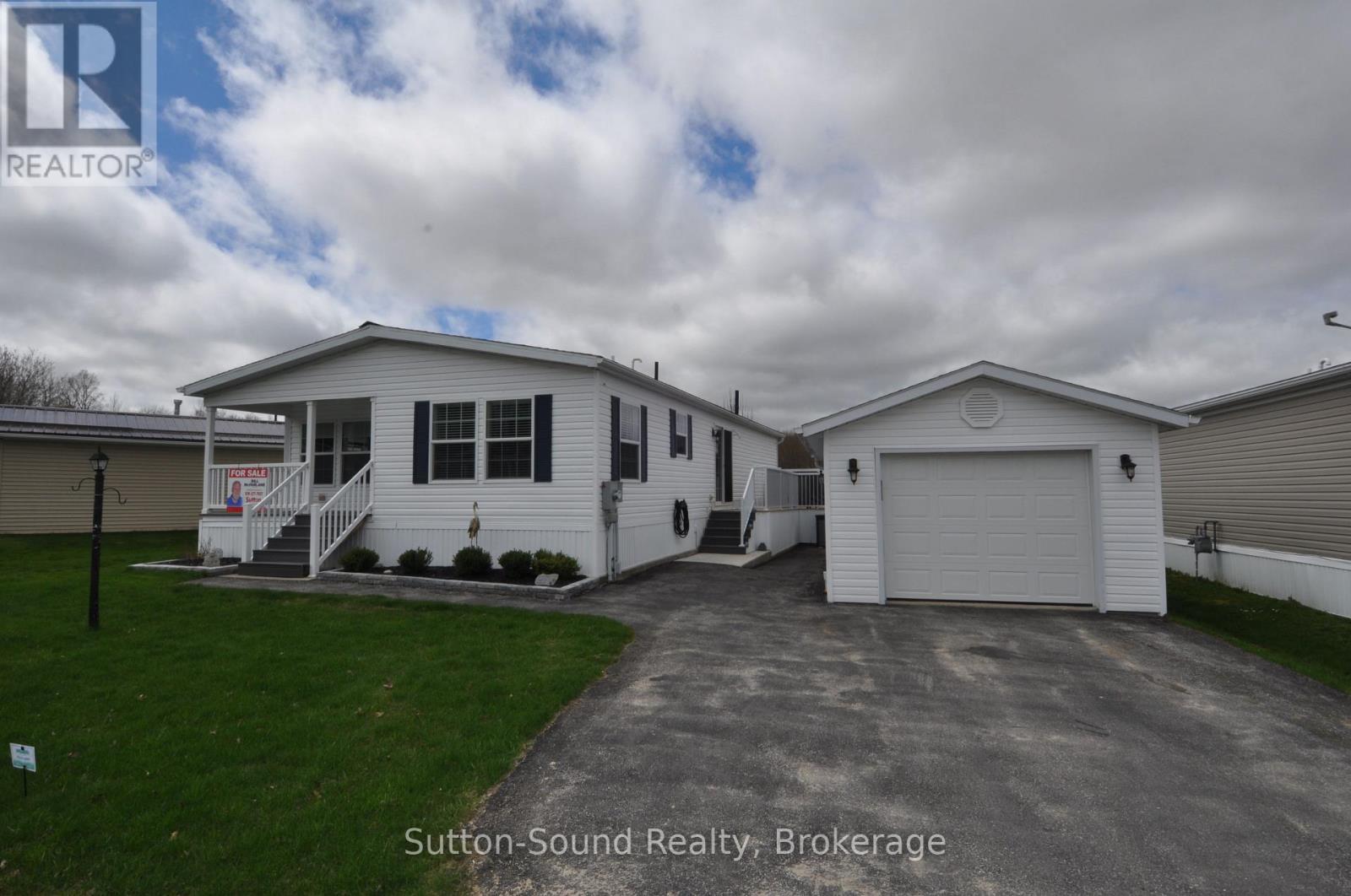 144 ROSEWOOD DRIVE, Georgian Bluffs, Ontario
