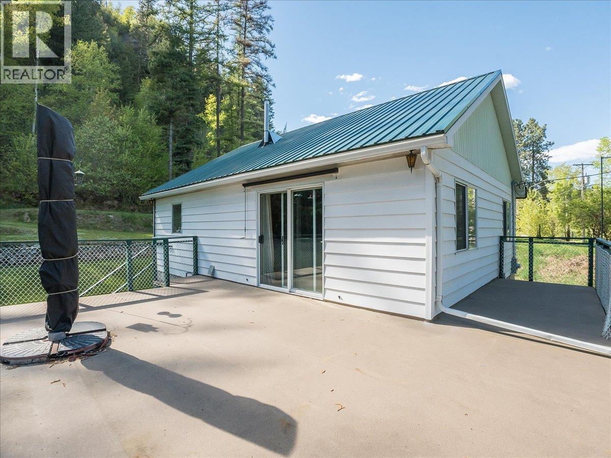 401 Lakeview Street, Castlegar, British Columbia  V1N 3Y1 - Photo 20 - 10385530