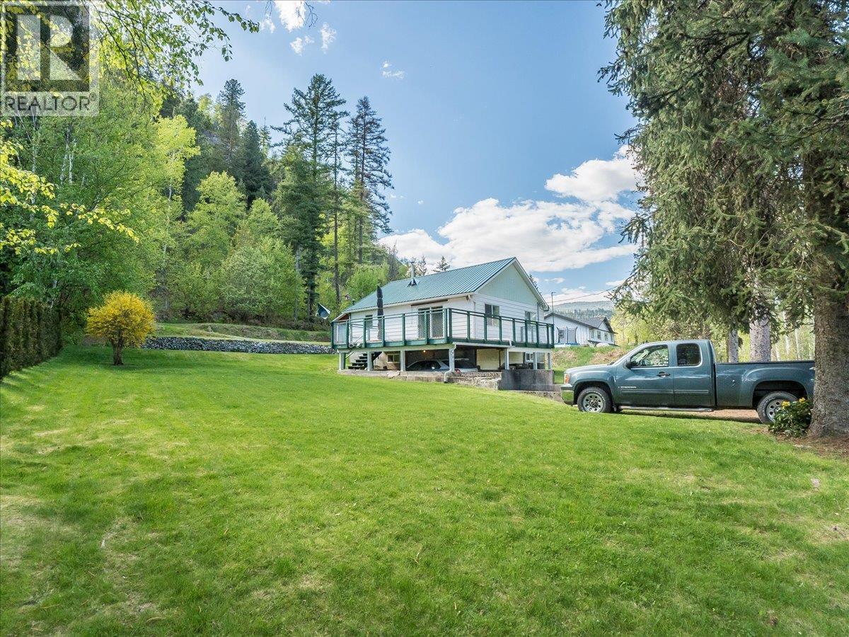 401 Lakeview Street, Castlegar, British Columbia  V1N 3Y1 - Photo 8 - 10385530