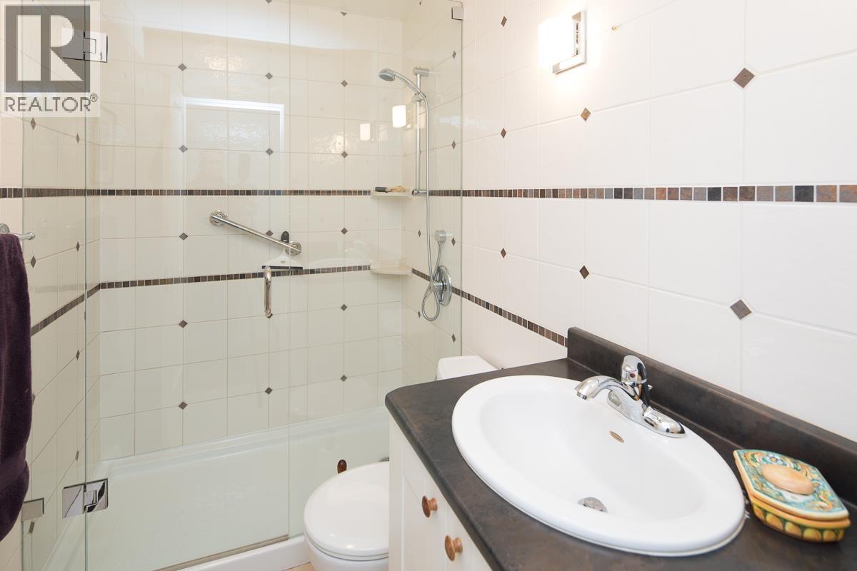 2305 W 3rd Avenue, Vancouver, British Columbia  V6K 1L6 - Photo 14 - R3067479
