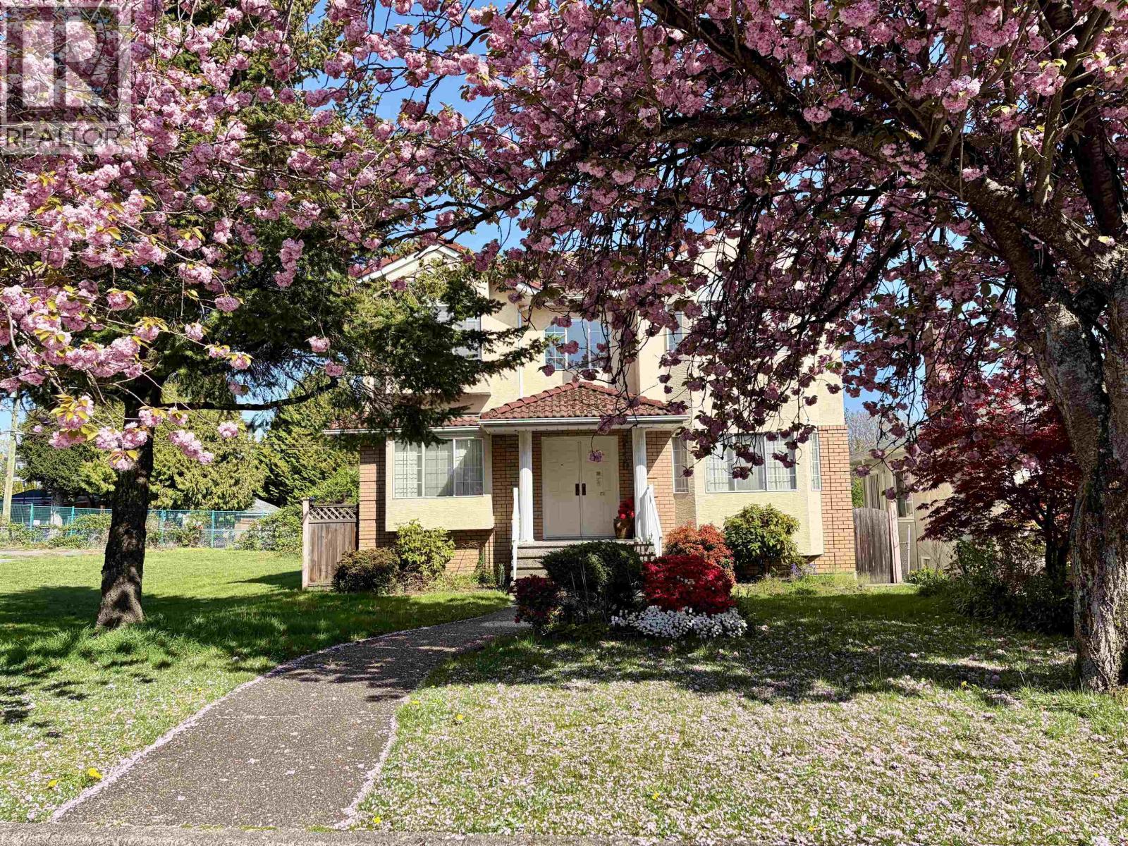 8110 Osler Street, Vancouver, British Columbia  V6P 4E2 - Photo 1 - R3115487
