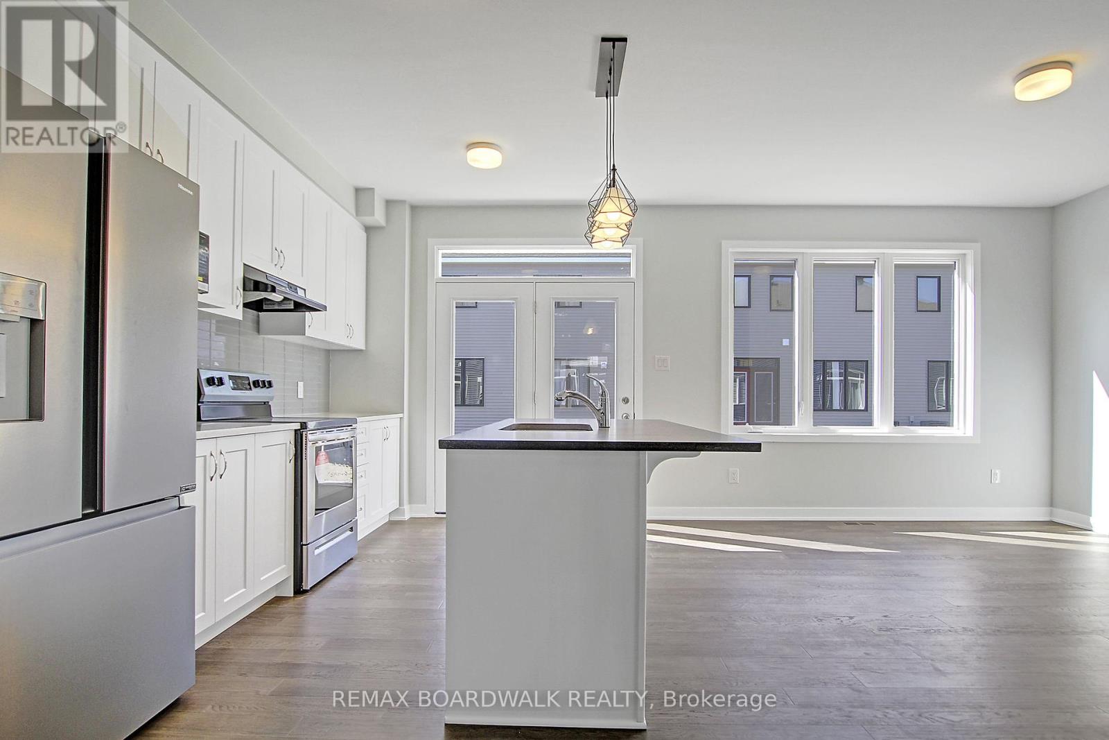 1064 Curraglass Walk, Ottawa, Ontario  K2H 8S1 - Photo 11 - X13072944