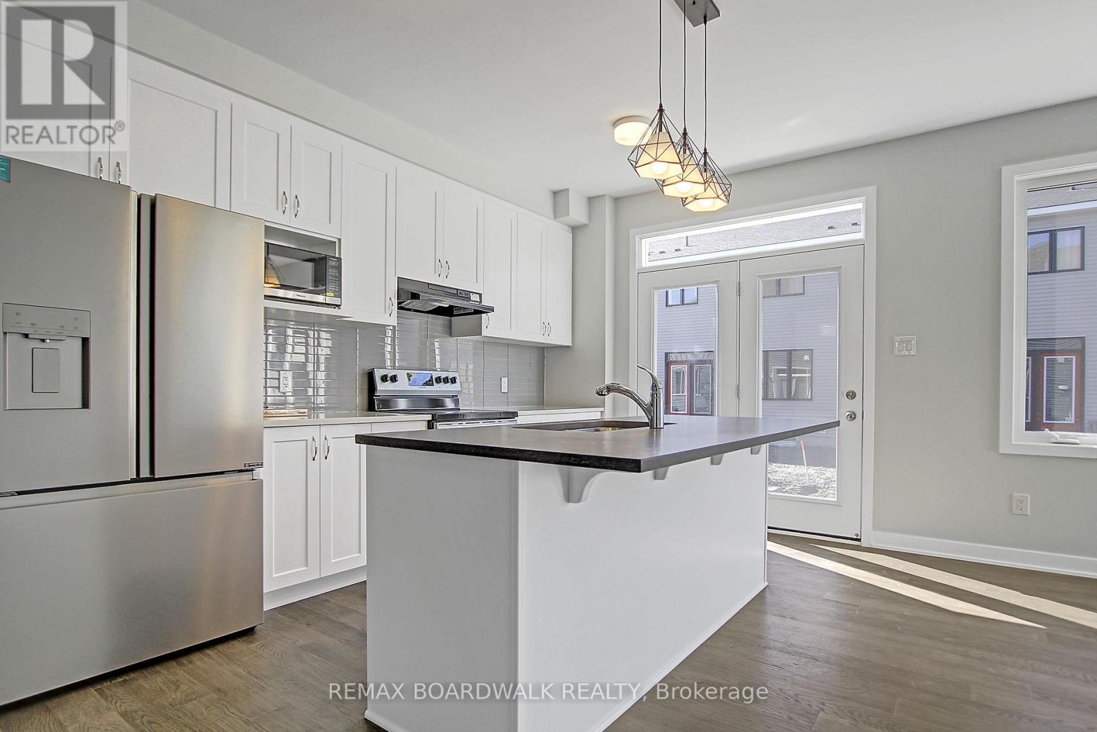 1064 Curraglass Walk, Ottawa, Ontario  K2H 8S1 - Photo 12 - X13072944