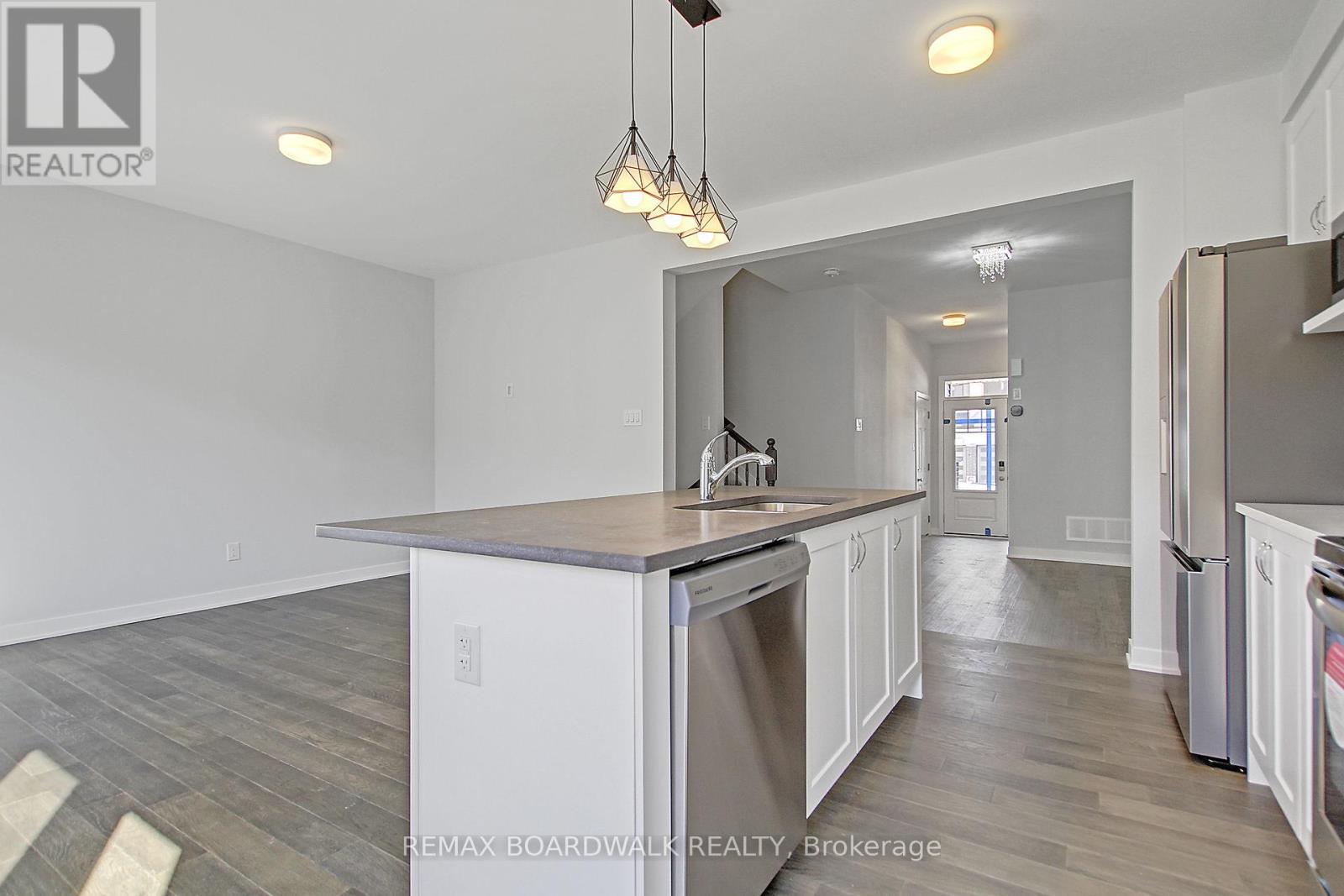 1064 Curraglass Walk, Ottawa, Ontario  K2H 8S1 - Photo 15 - X13072944