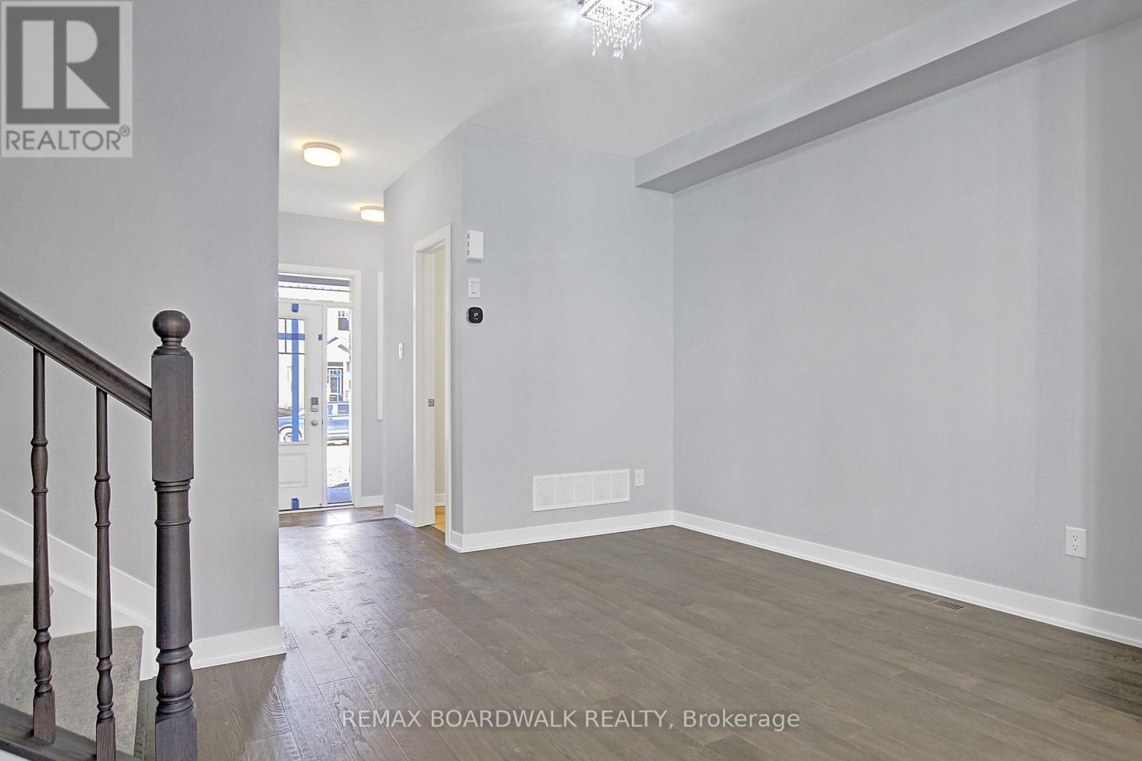 1064 Curraglass Walk, Ottawa, Ontario  K2H 8S1 - Photo 5 - X13072944