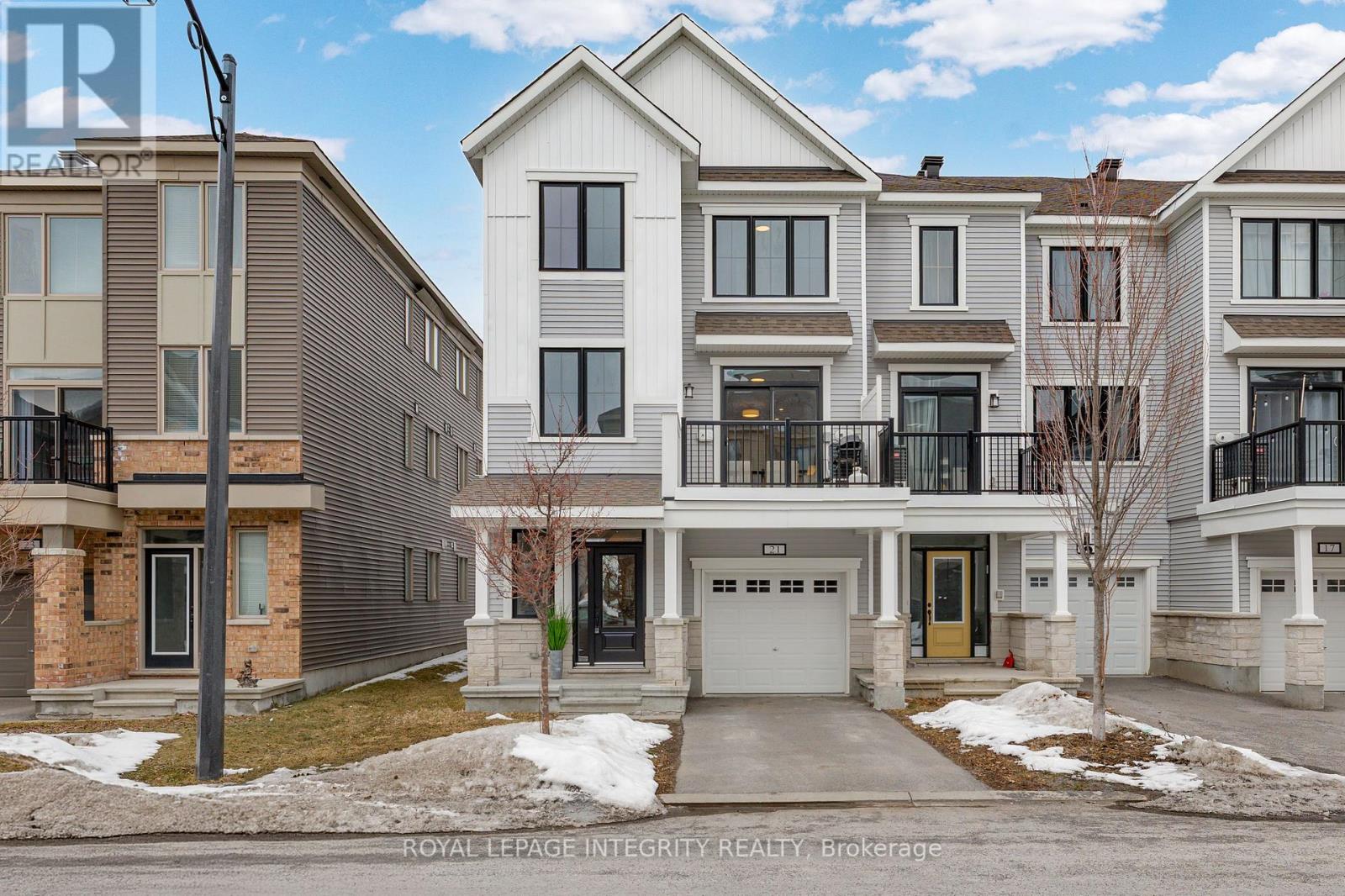 21 CASPIAN ROW, ottawa, Ontario