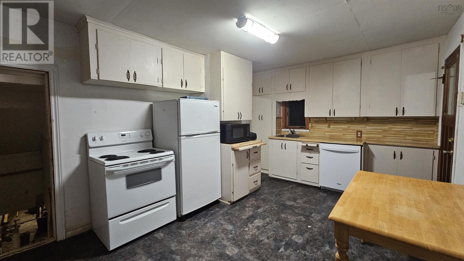 67 Junction Road, Springhill, Nova Scotia  B0M 1X0 - Photo 5 - 202529271