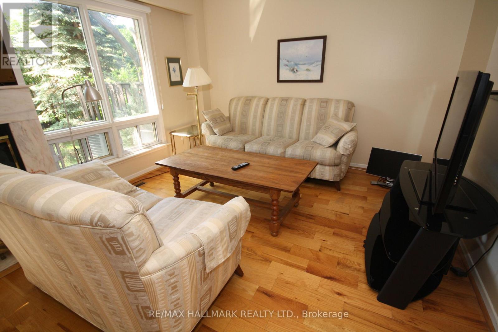 70 English Ivyway Way, Toronto, Ontario  M2H 3M4 - Photo 2 - C13072980