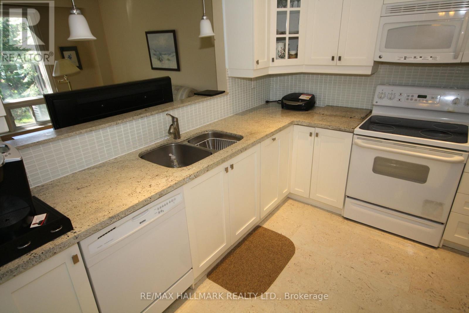 70 English Ivyway Way, Toronto, Ontario  M2H 3M4 - Photo 4 - C13072980
