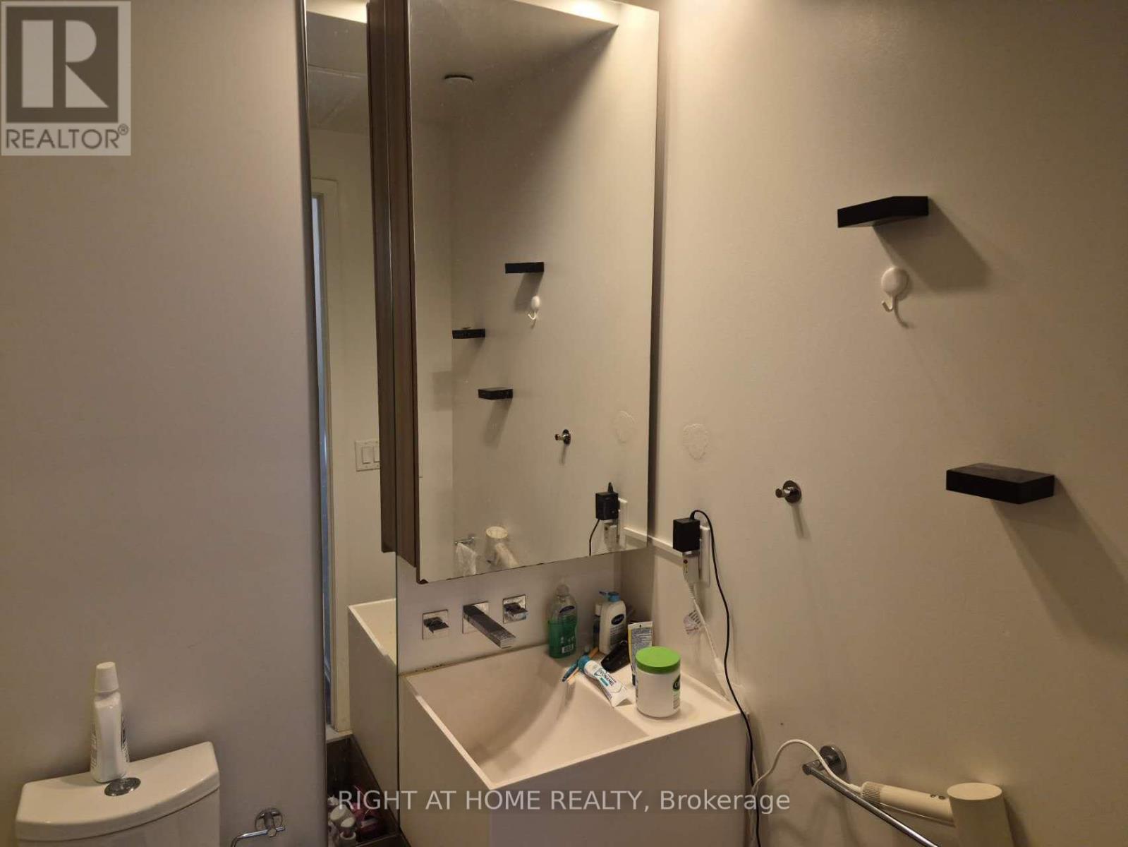 3205 - 1 Bloor Street E, Toronto, Ontario  M4W 0A8 - Photo 24 - C13073016