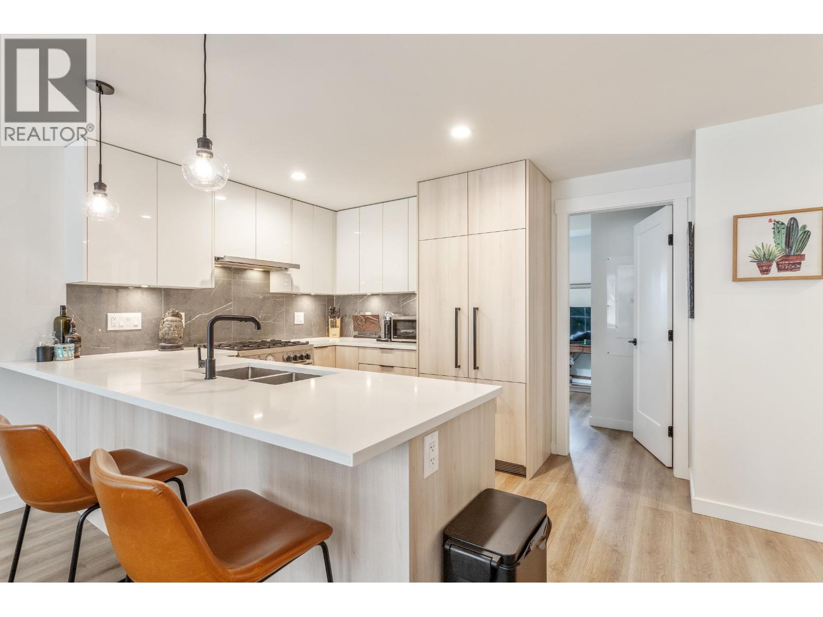 6 237 Ridgeway Avenue, North Vancouver, British Columbia  V7L 0H6 - Photo 7 - R3118357