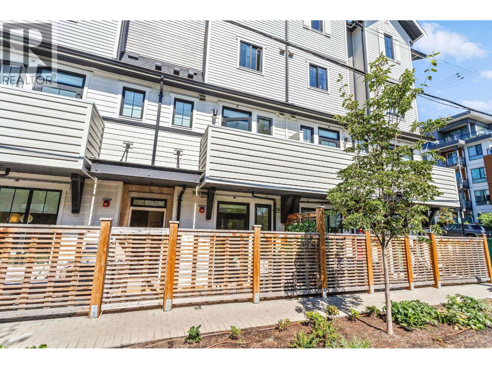 6 237 Ridgeway Avenue, North Vancouver, British Columbia  V7L 0H6 - Photo 1 - R3118357